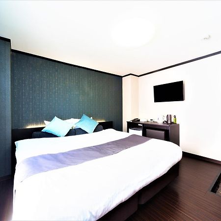 Hirakata Crystal Hotel Екстериор снимка